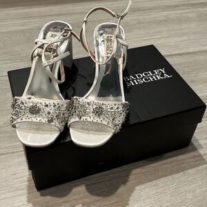 Badgley Mischka Women's 7.5 Telissa Heeled Sandal White - Damaged Heel